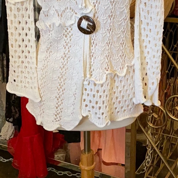 0095 Lisa International White Crochet Cardigan; NWT Size S - Picture 3 of 9